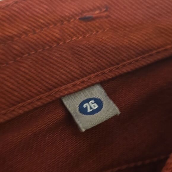 - CITIZENS OF HUMANITY MAROON, DISTRESSED HEM SIZE 26 - Picture 8 of 10